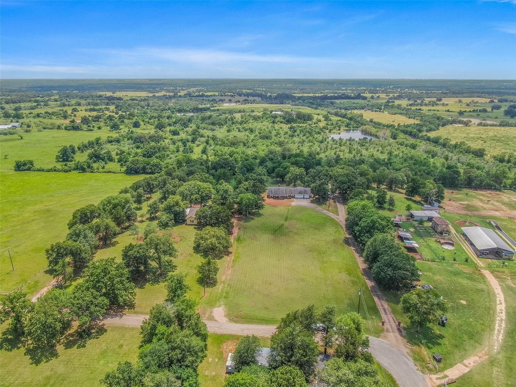 1110 County Road 439, Dime Box