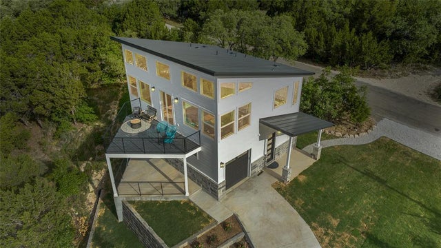 11204 Oak Street, Jonestown