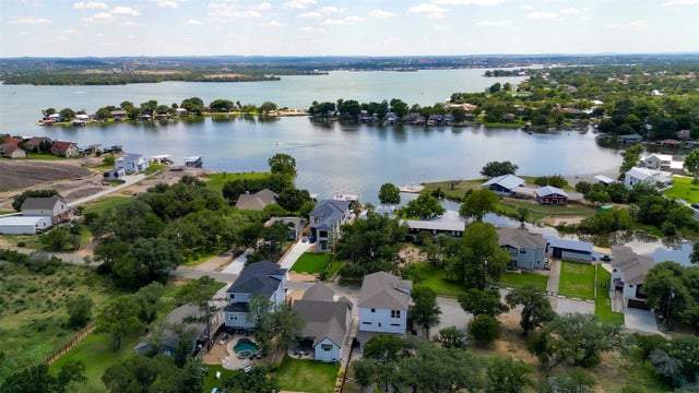 Residential Real Estate for Sale at 1511 Hill Top Dr on Lake LBJ - MLS #4366983