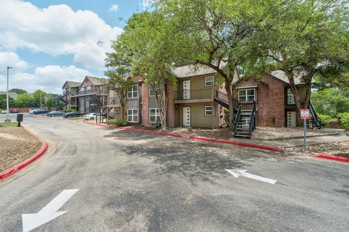 Photo of Listing #1067477