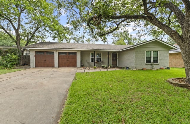 3206 Silverleaf Drive, Austin