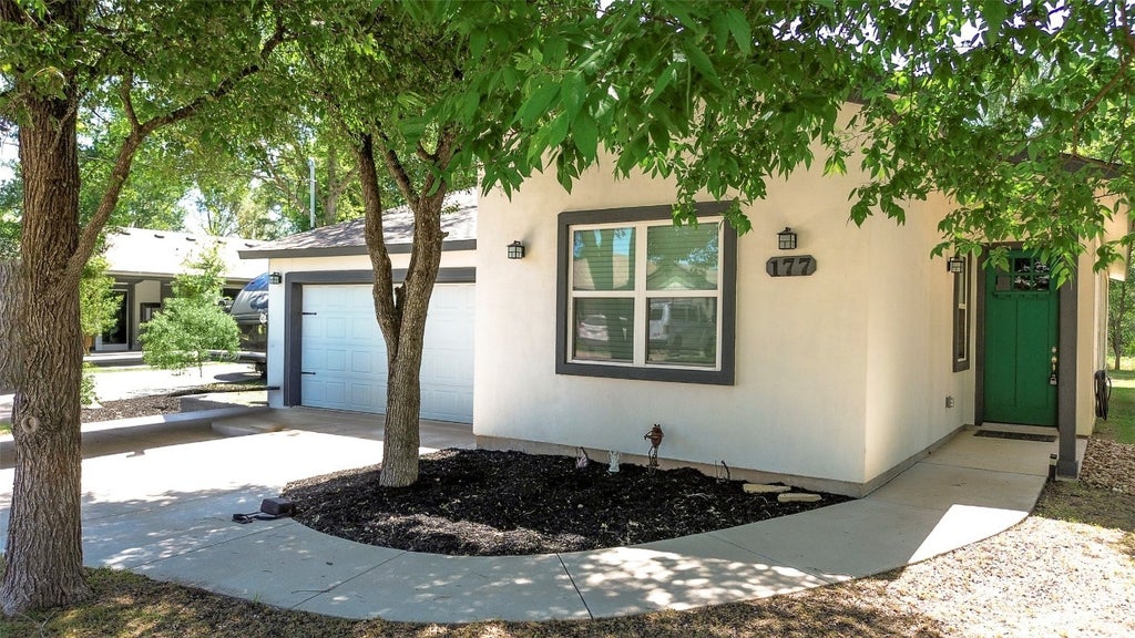 177 Mokulua Lane, Bastrop