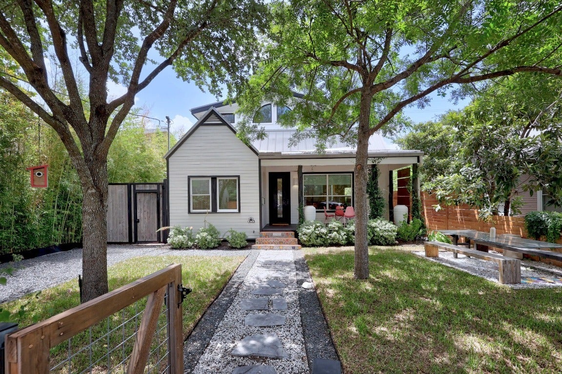 Photo of Listing #1327938