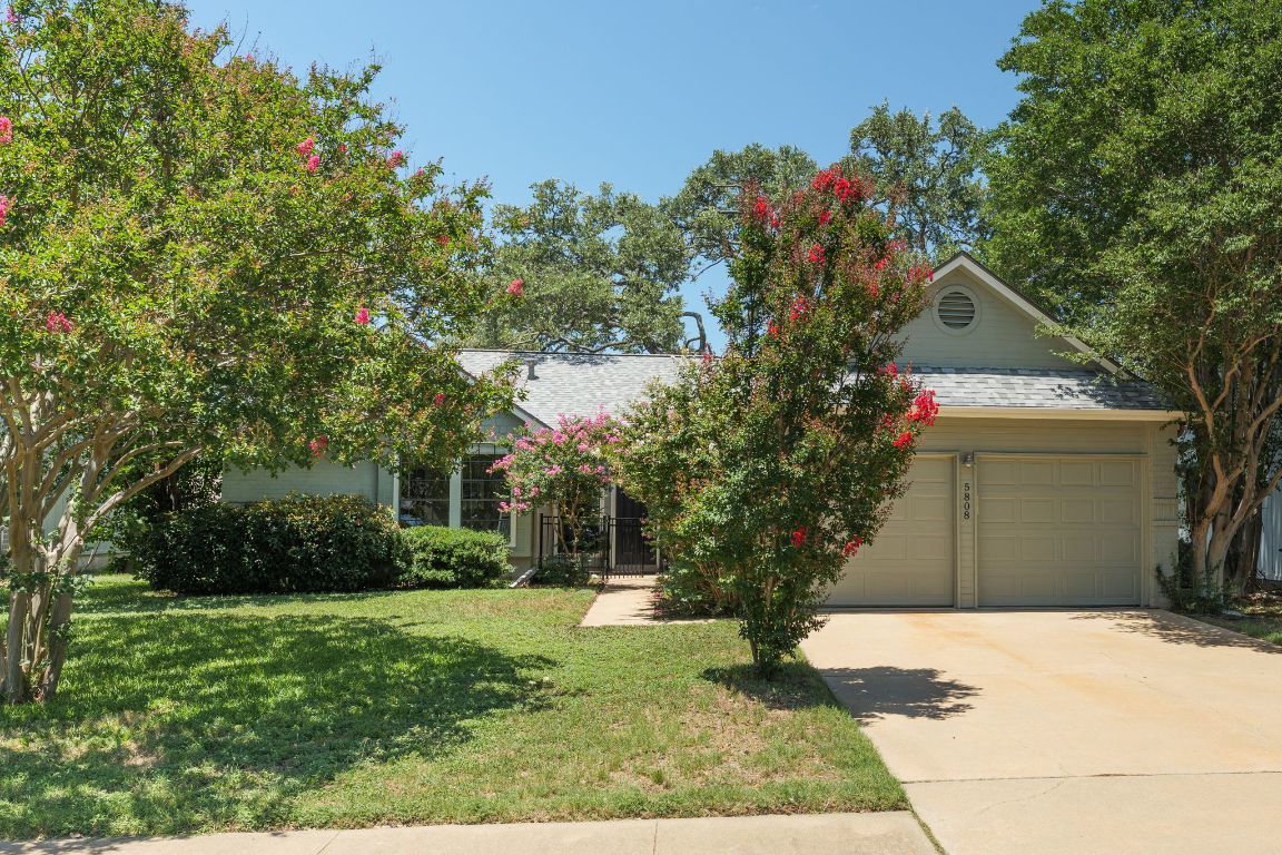 Photo of Listing #1225083