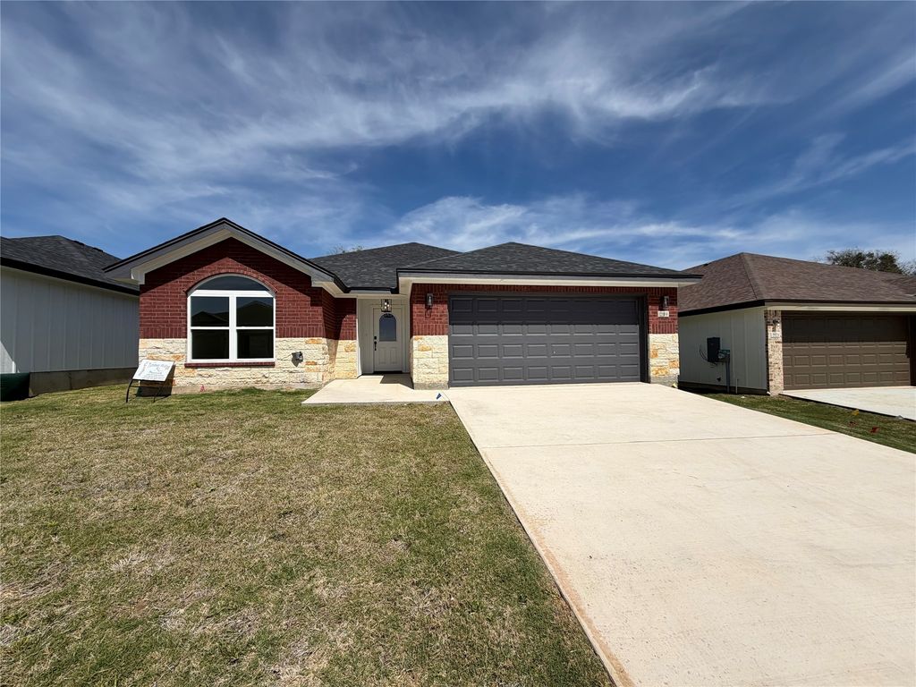 2119 Blackhawk Loop, Belton
