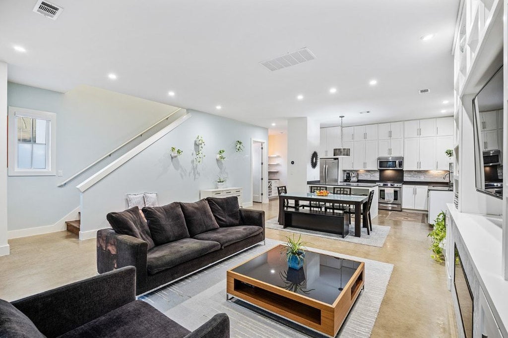 712 Cardinal Lane A, Austin