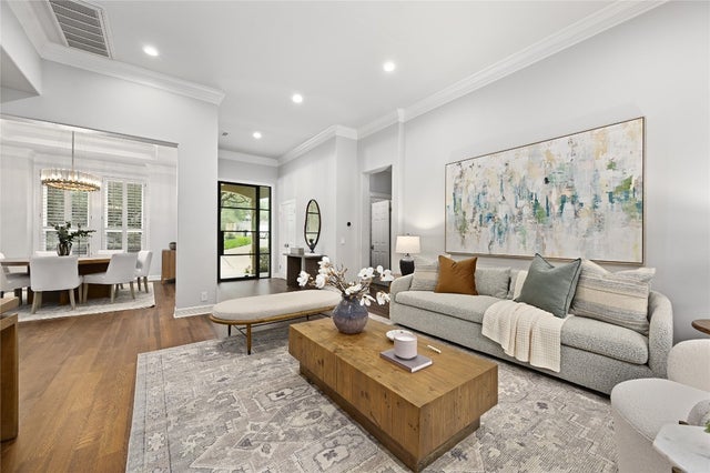 2704 Regents Park, Austin