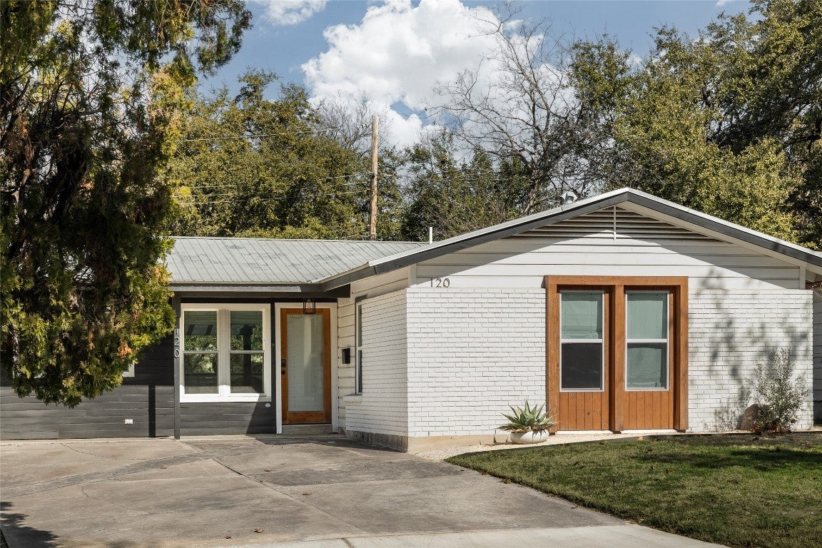 Photo of Listing #1392498