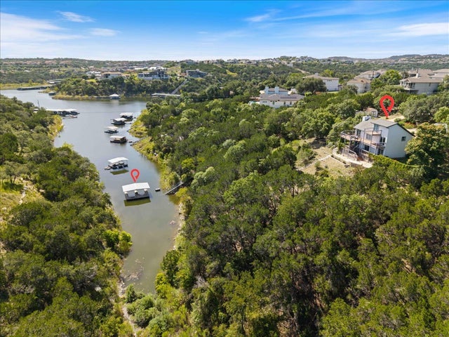 Residential Real Estate for Sale located in the neighborhood of Hidden Hills 01, on Lake Travis in the city of Lakeway, TX