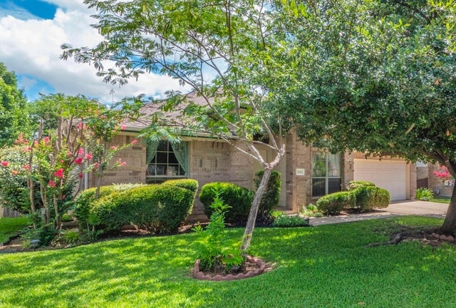 5013 Sendero Springs Drive, Round Rock