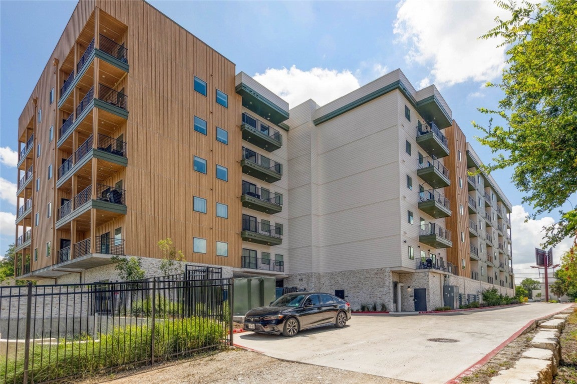 Photo of Listing #3215918