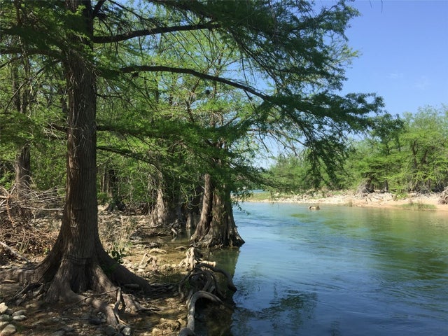 Residential Real Estate for Sale at 172 Bluff Trl on Pedernales River - MLS #9220488