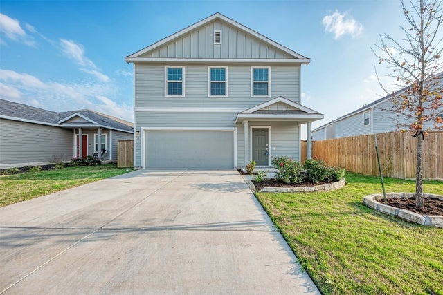 817 Circle Way, Jarrell