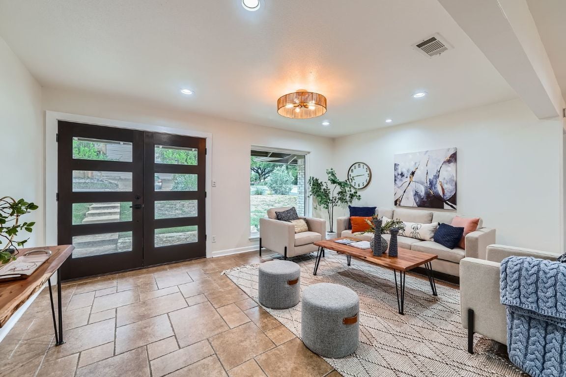 Photo of Listing #1323713