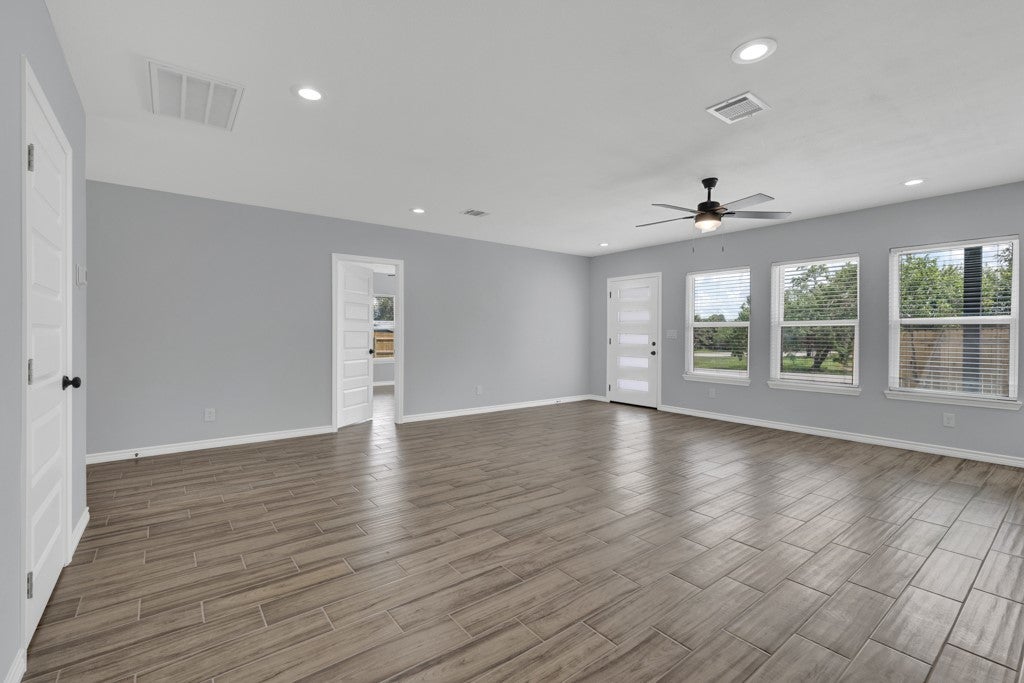 5063 Cedarside San Marcos Property - 1118847820 5 7d6a9c42406435226ffe0c96ba93ed17 L 