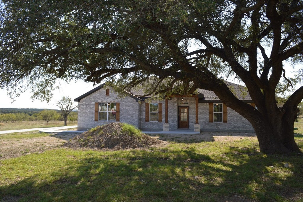425 County Road 3152, Kempner
