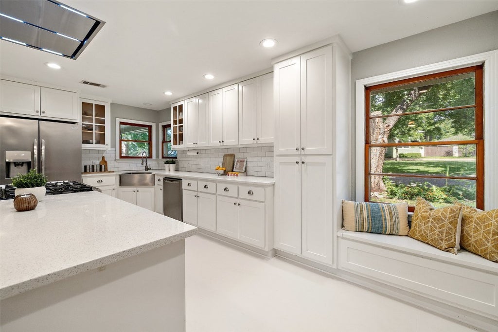 1619 S College Street, Georgetown