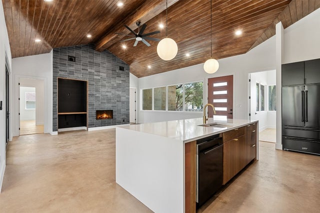 47 War Bonnet, Wimberley