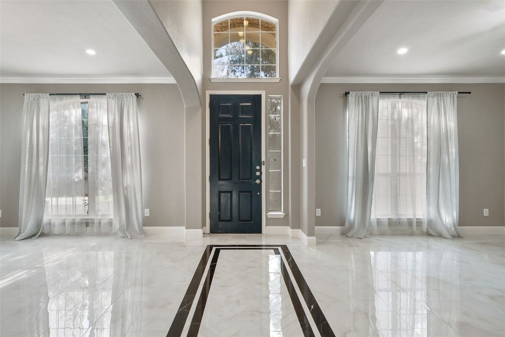 7601 Crackling Creek Drive, Austin