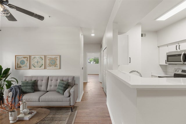 2320 Gracy Farms Lane 323, Austin