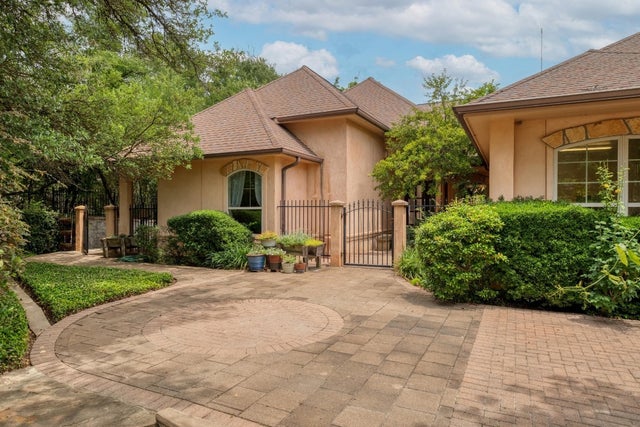 MLS #9719687 for Sale at 200 Red Bird Ln, on San Marcos River in the city of Kingsbury, 78638