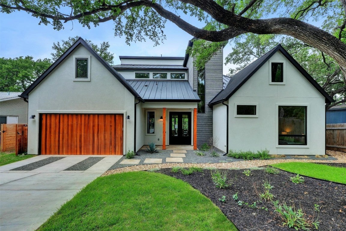 Photo of Listing #1110575