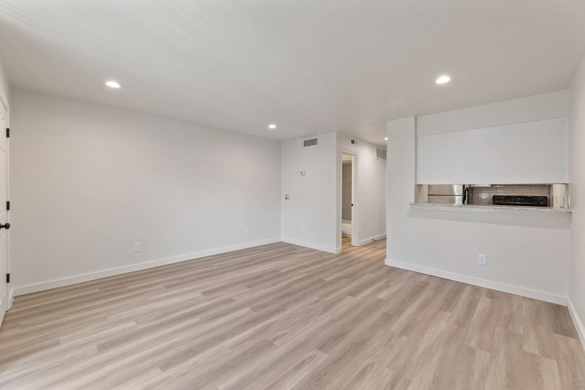 Photo of Listing #7059175