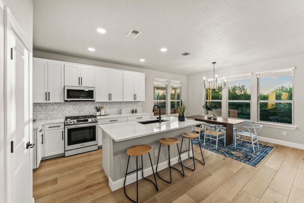 5300 Traviston Drive, Austin