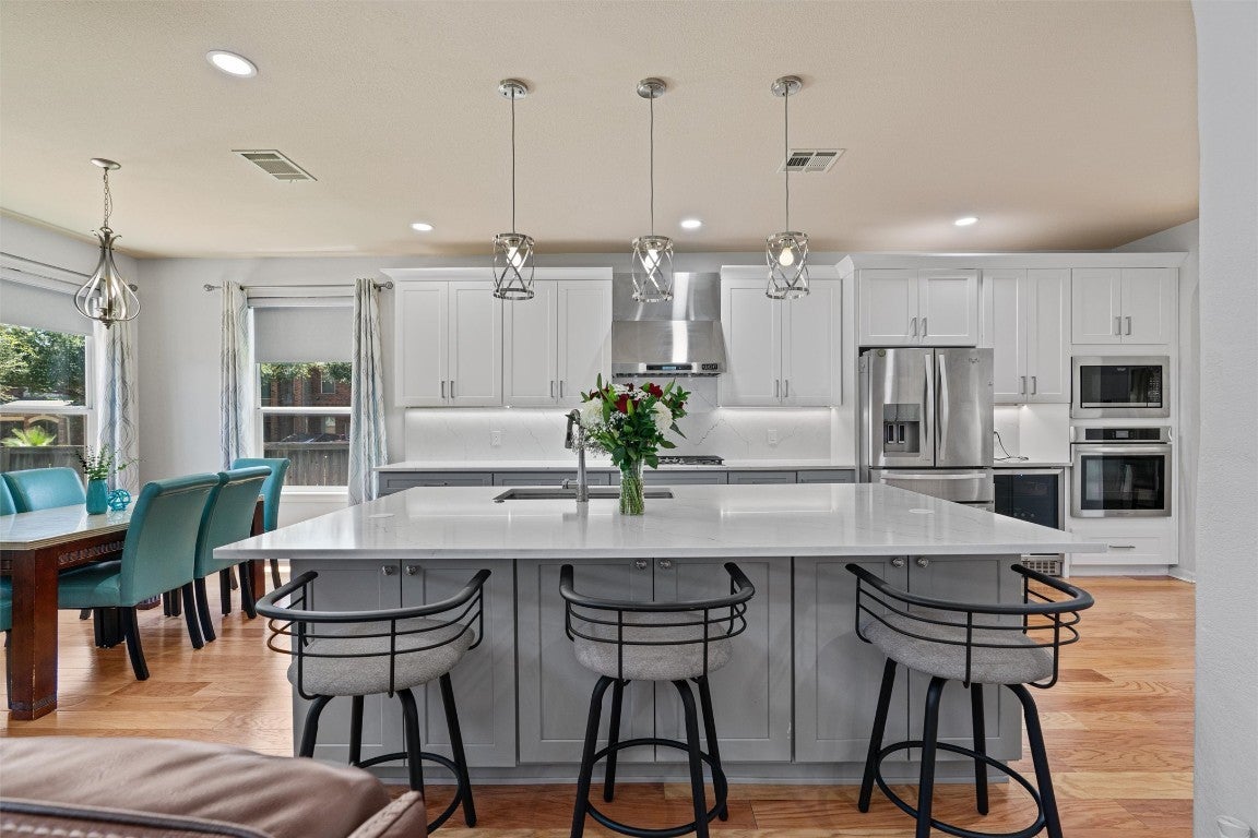 Photo of Listing #9369006