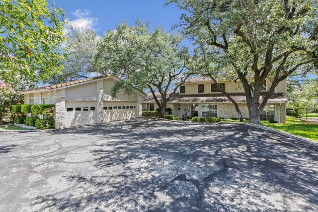 415 Dasher Drive, Lakeway