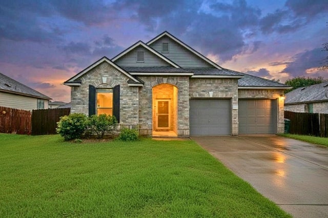 345 Apricot Drive, Kyle