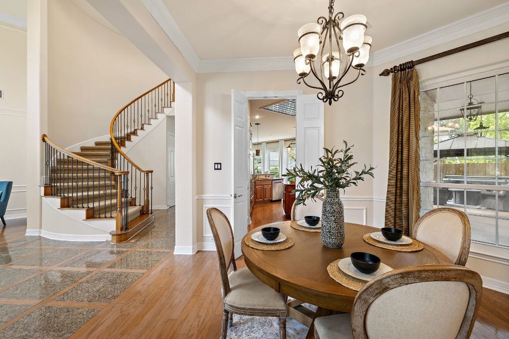 2057 Golden Bear Dr, Round Rock