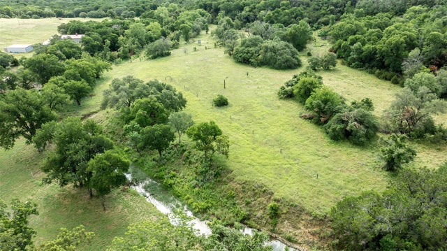 8285 Fm 2843, Salado