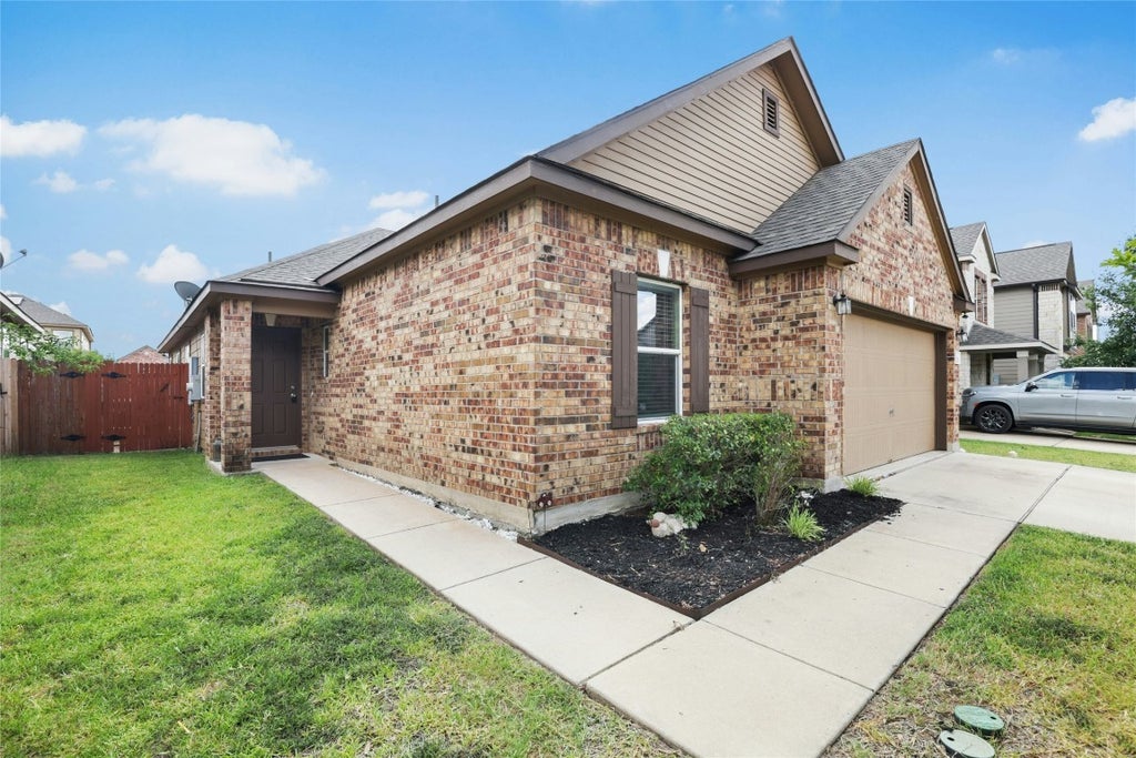 6721 Moores Ferry Drive, Del Valle