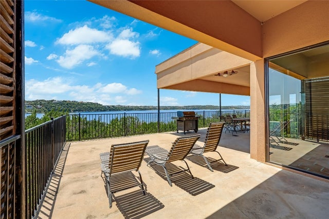 Residential Real Estate for Sale at 18703 Lakeland Dr on Lake Travis - MLS #8519224