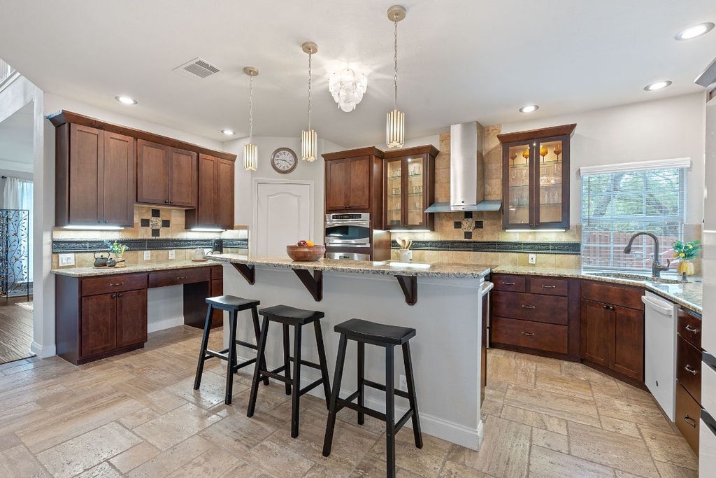 409 Explorer, Lakeway