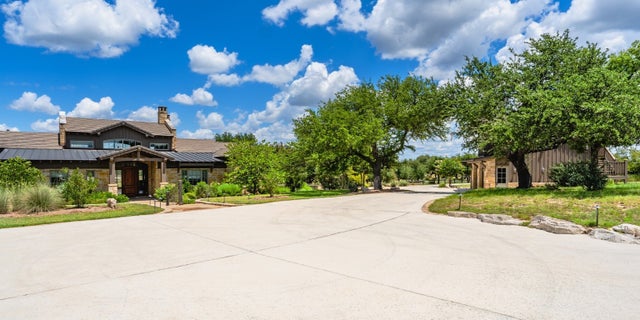 439 W Boot Ranch Ridge, Fredericksburg