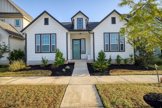 162 Adelton Boulevard, Bastrop