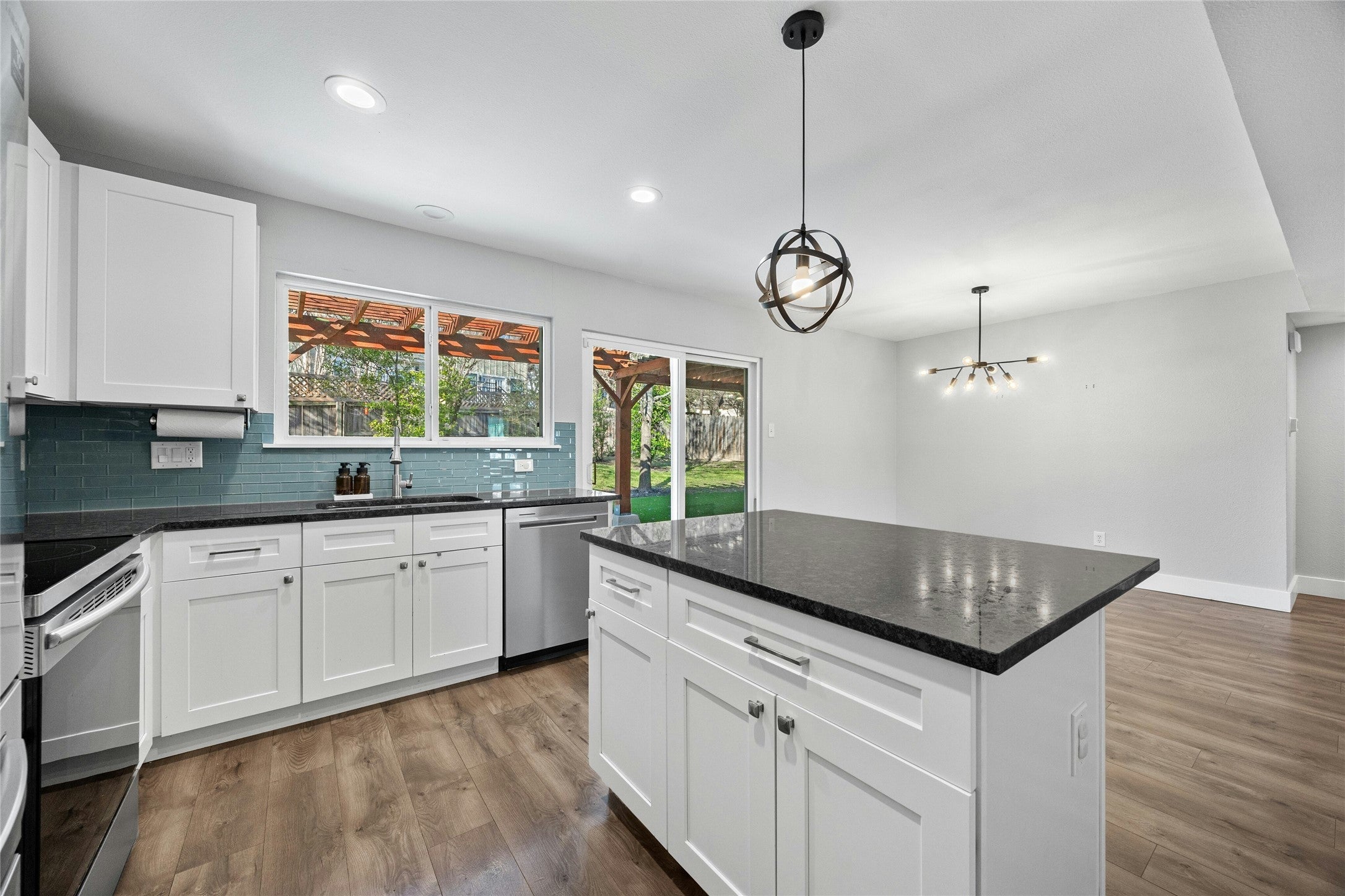 Photo of Listing #3293334