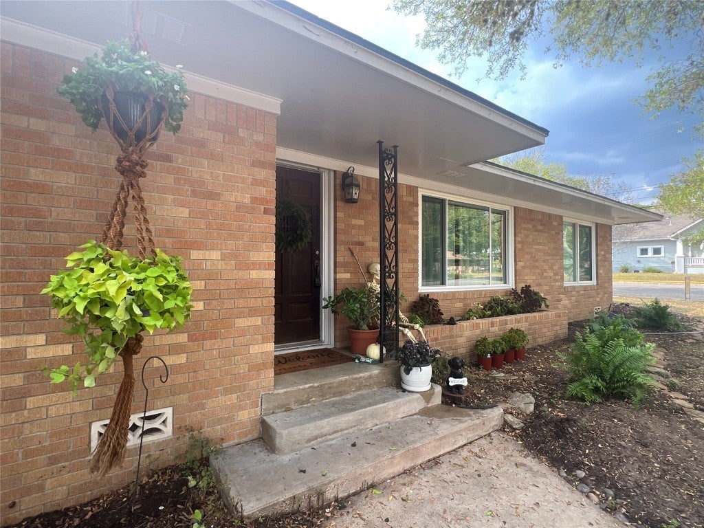 355 N Monroe Street, La Grange