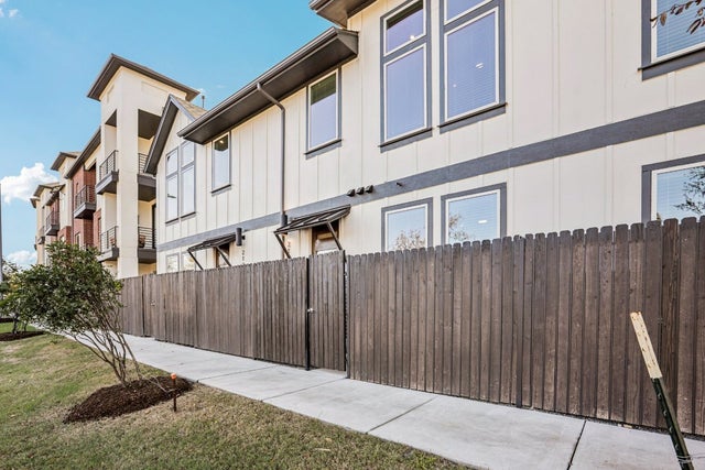 200 W 56th Street 2103, Austin