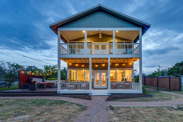 MLS #6131727 for Sale at 6003 Rittenhouse Shore Dr, on Lake Travis in the city of Austin, 78734