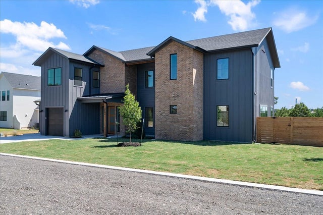 8609 Nina Lane, Jonestown