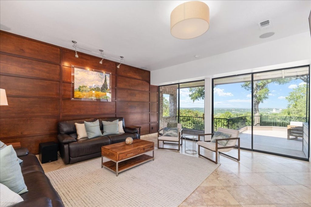 1306 Quaker Ridge Drive, Austin