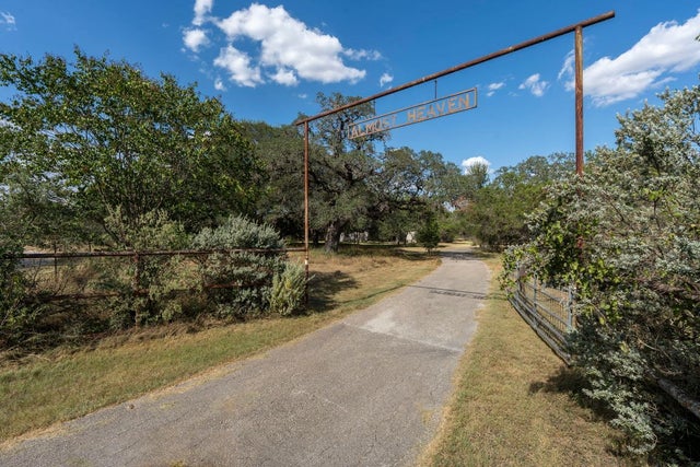 740 Coyote Run, New Braunfels