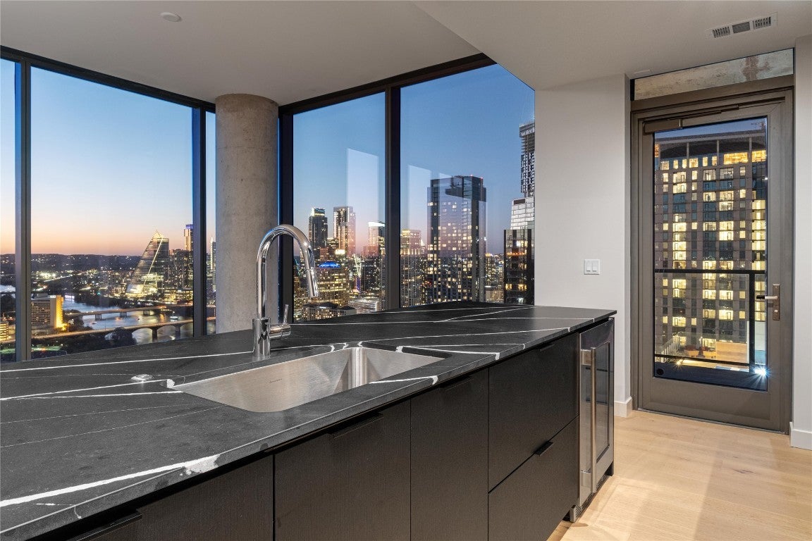 Photo of Listing #1475524