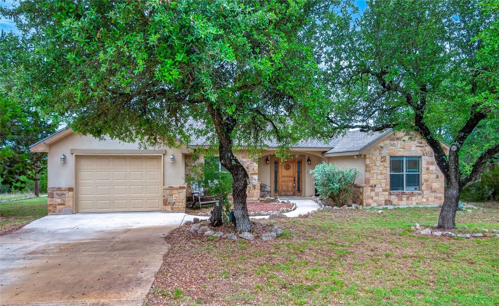 107 Garrett Way, Canyon Lake