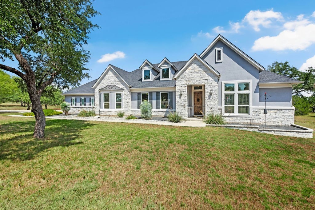 208 Double Horn Trail, Spicewood