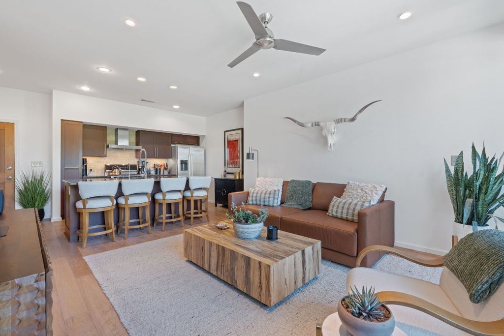 1600 Barton Springs Road 3406, Austin