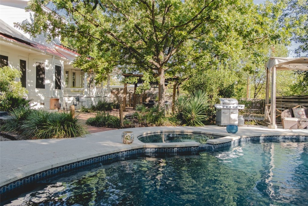 500 S 1st Street, Pflugerville